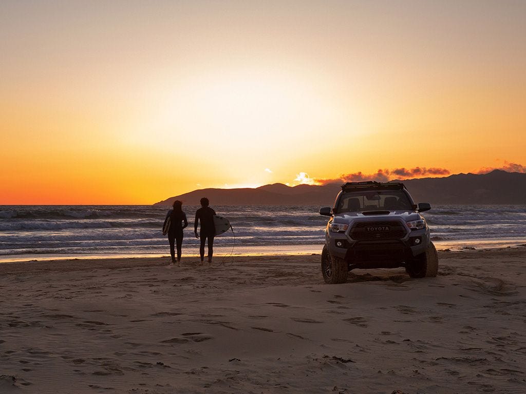 Front Runner Toyota Tacoma (2005 - 2023) Slimsport Dachträger Kit / Scheinwerferbereit