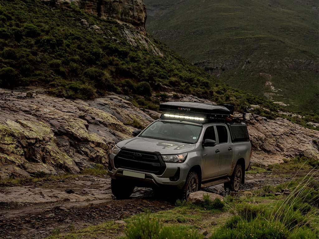 Front Runner Toyota Hilux (2016-Current) Slimsport Roof Rack Kit Light Bar Ready