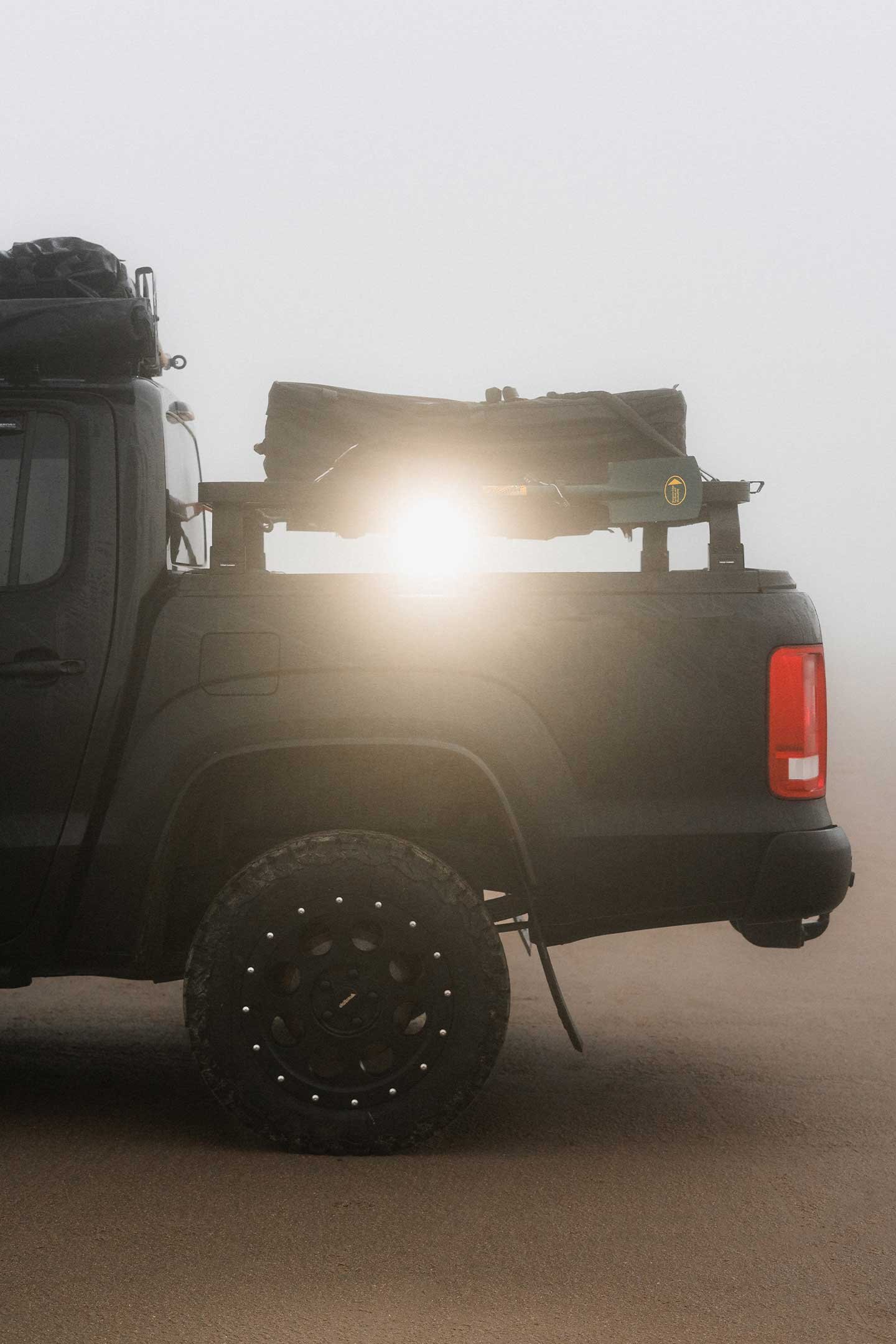 1440x2160 Pick-Up-Truck Highlight-Standing