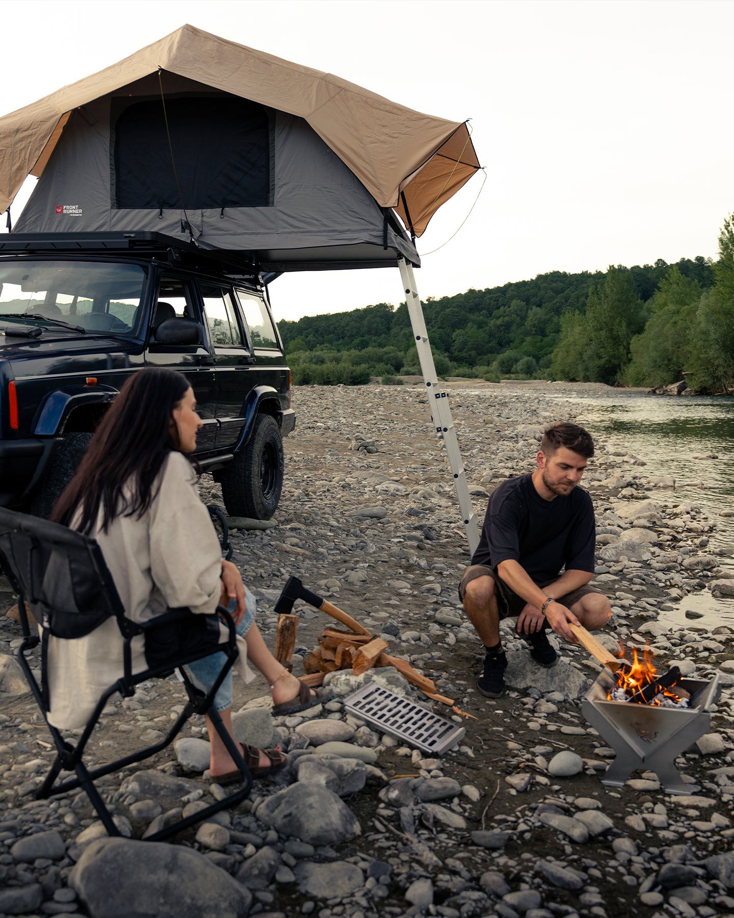 FrontRunner RooftopTent StandingImage