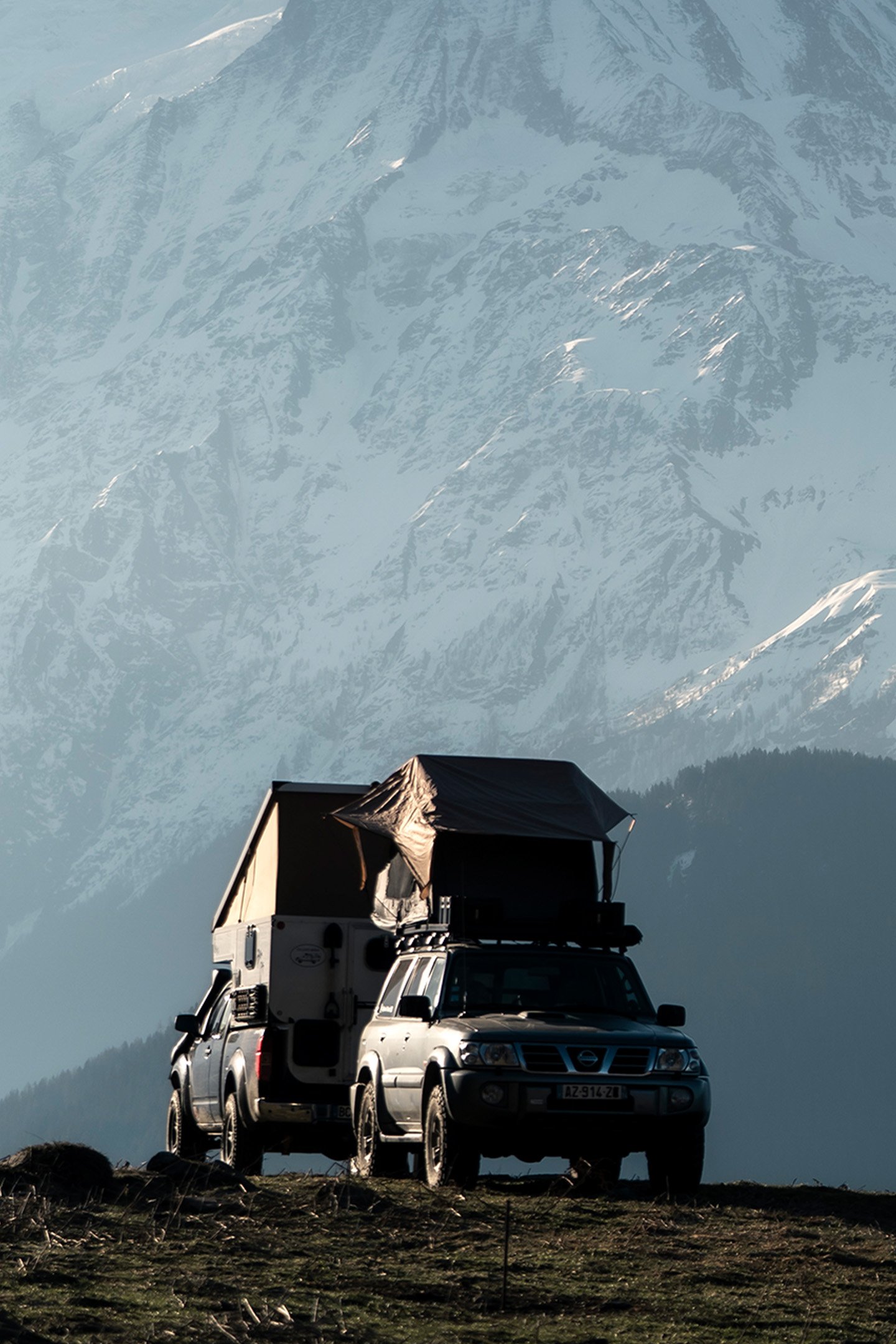 1440x2160 Snow Roof top tent Highlight-Standing