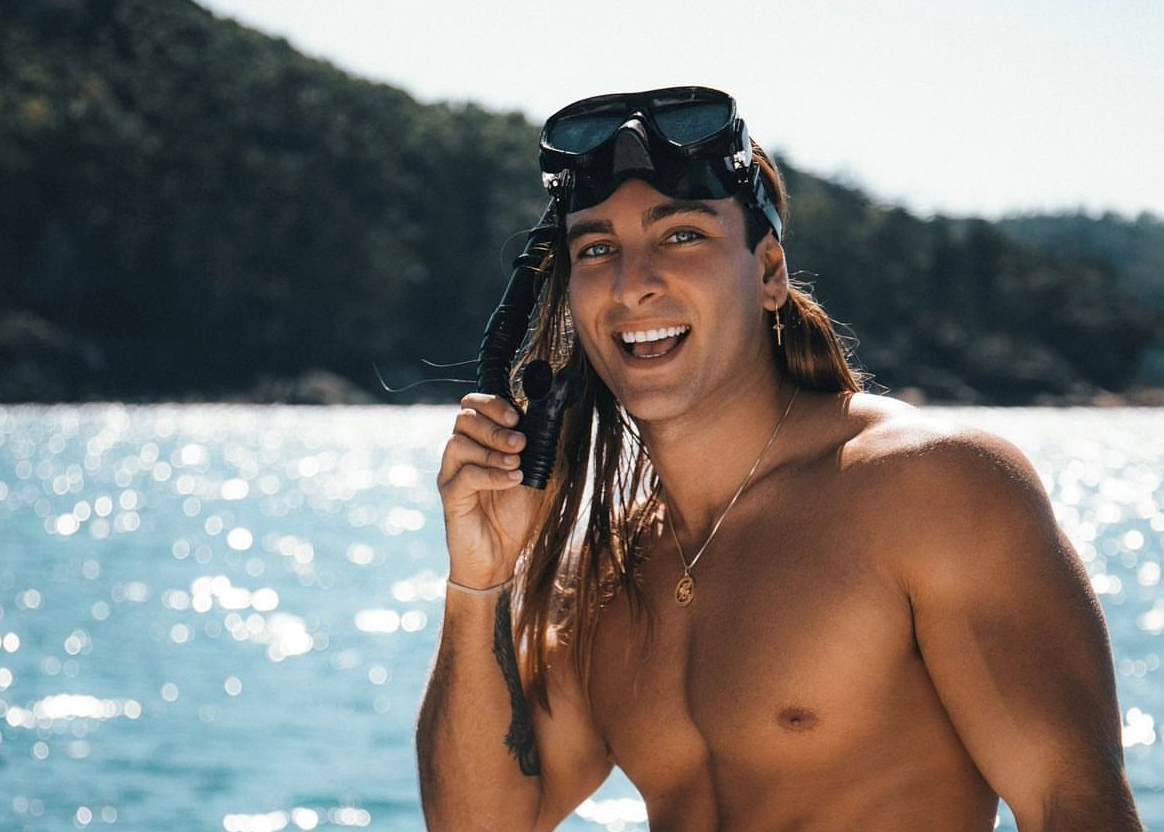 The Feeling of Being on the Water - Hero Section - Block 0 - Image