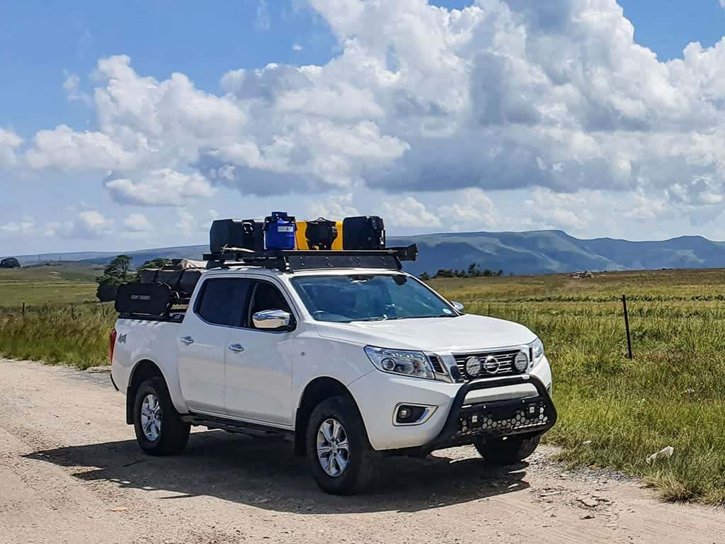Front Runner Series Nissan Navara/Frontier D23 3rd Gen (2014-2020) Slimline II Roof Rack Kit