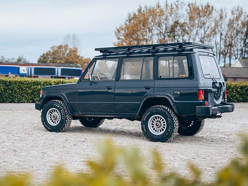 Front Runner Series Mitsubishi Pajero L040 (1982-1990) Slimline II Roof Rack Kit