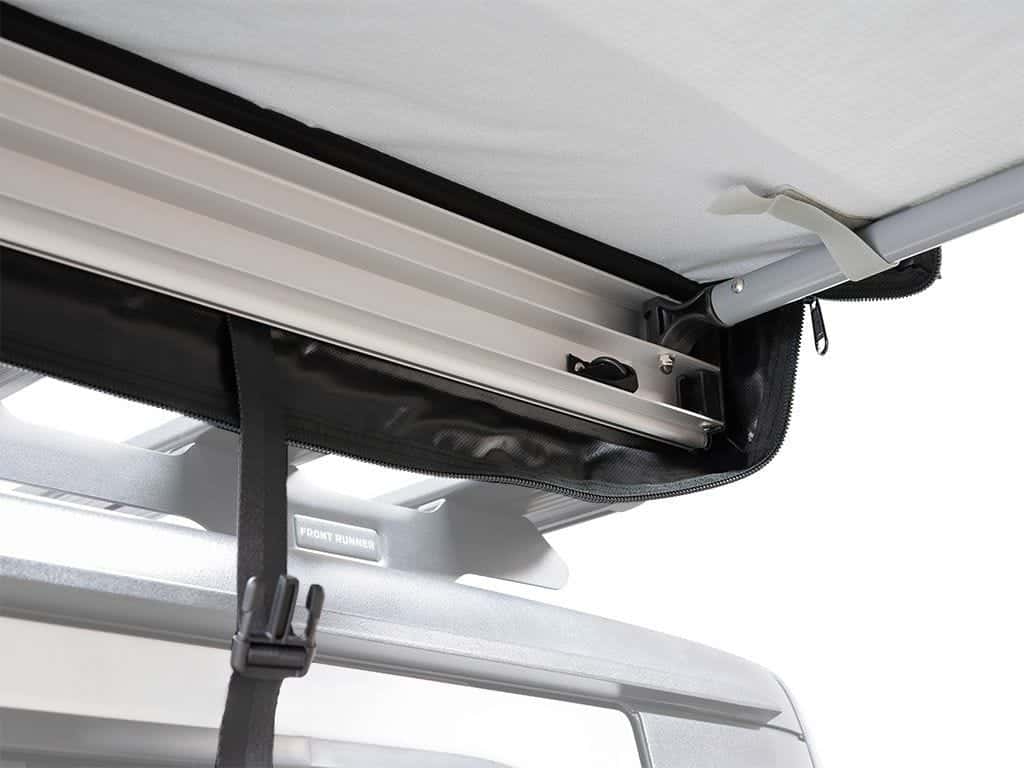 Front Runner Series Easy-Out Awning / 2M / Black