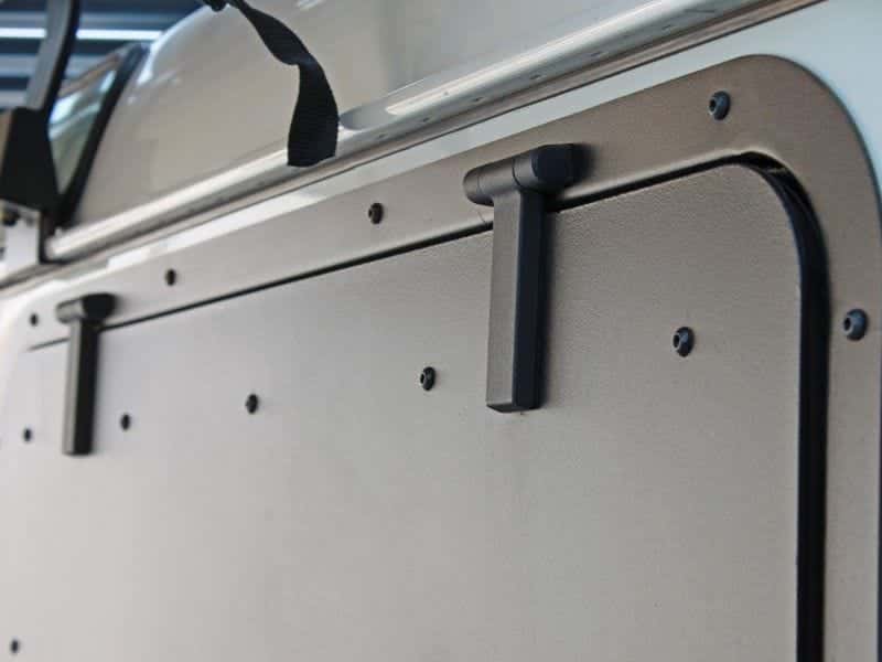Front Runner Series Gullwing Window - Aluminium / Land Rover Defender