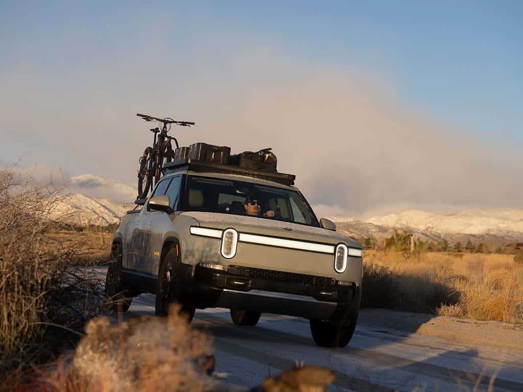Front Runner Series Rivian R1T (2022-Current) Slimline II Roof Rack Kit