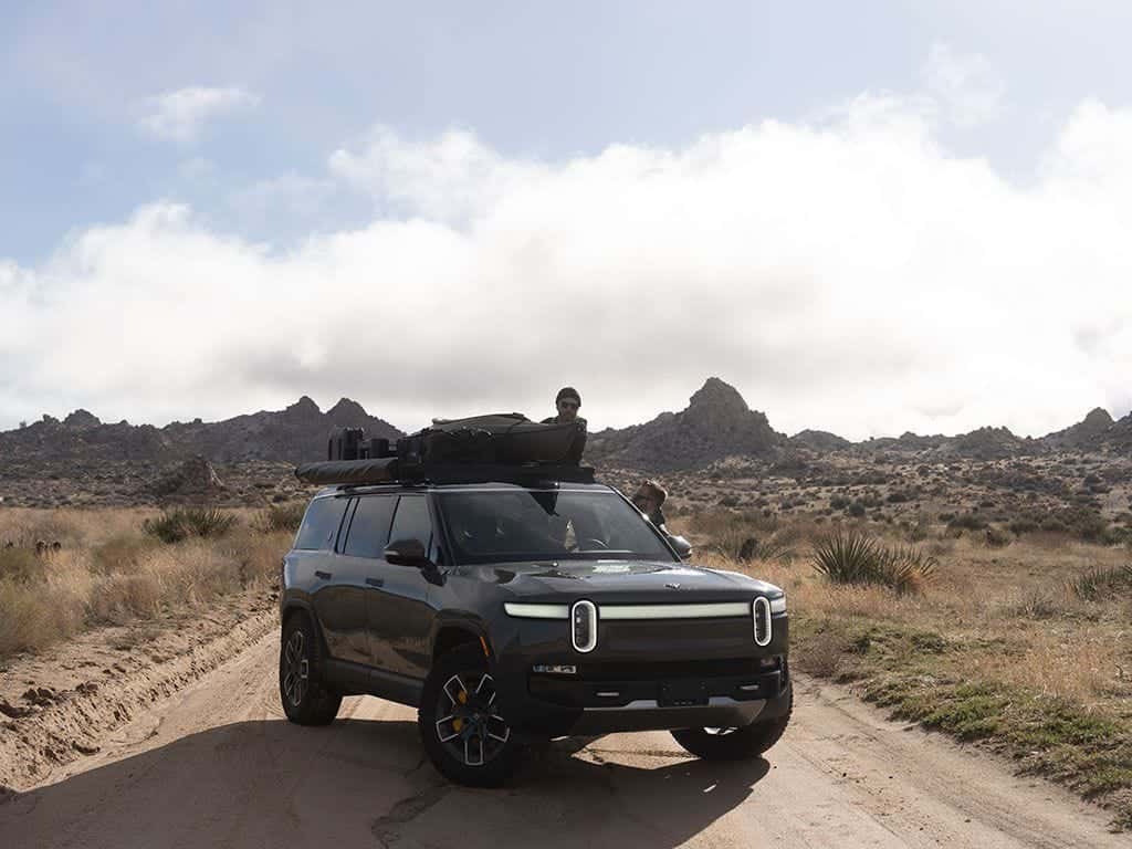 Front Runner Series Rivian R1S (2022-Current) Slimline II Roof Rack Kit