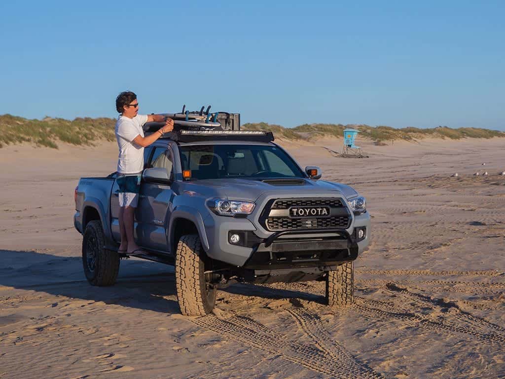 Front Runner Series Toyota Tacoma (2005-2023) Slimsport Roof Rack Kit / Light Bar Ready