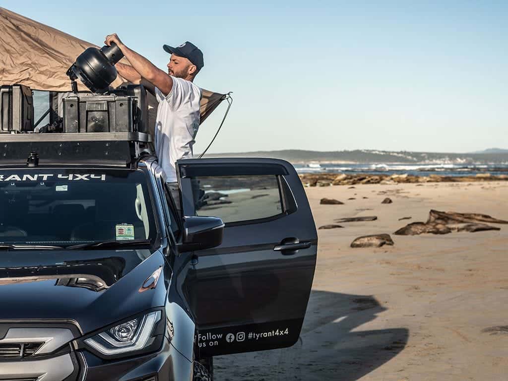 Front Runner Series Isuzu D-MAX RG/3rd Gen (2020-Current) Slimline II Roof Rack Kit