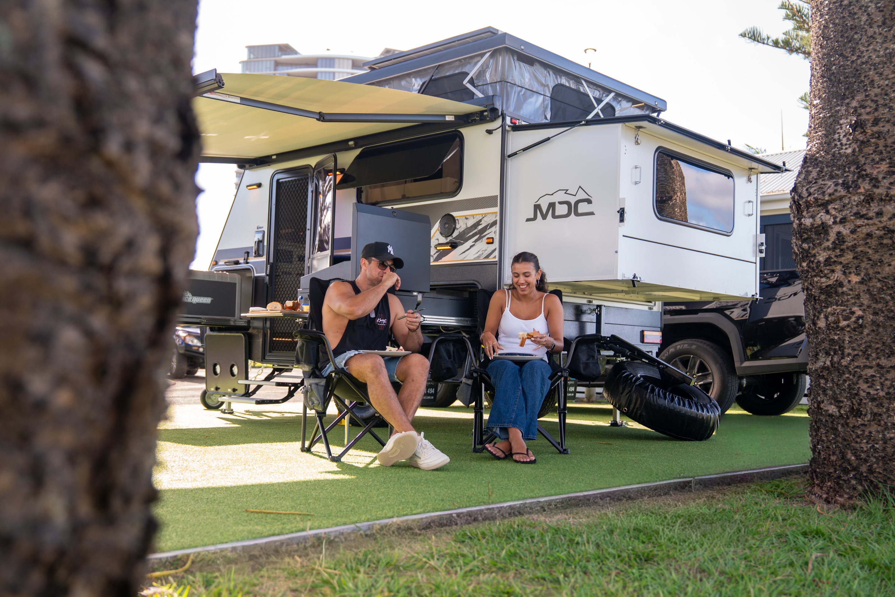 AU - MDC LIFESTYLE BLOCK YOUNG COUPLE