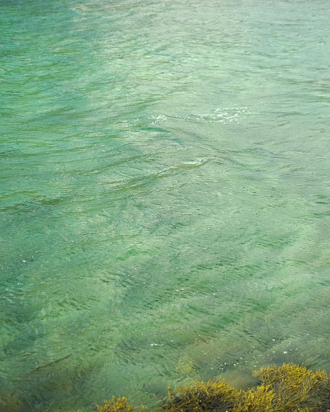 Turquoise sea water i Senja