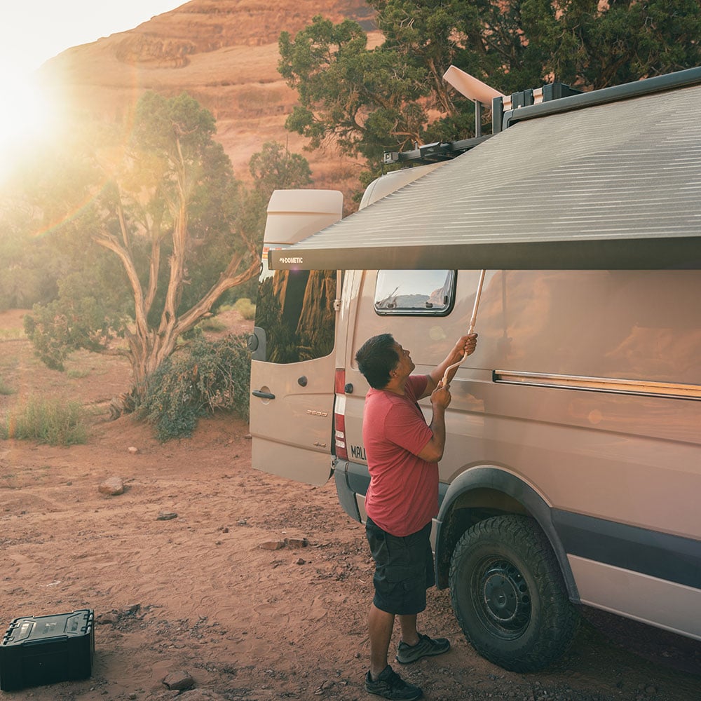 Offgrid Boondocking with the @Mali.Mish Family