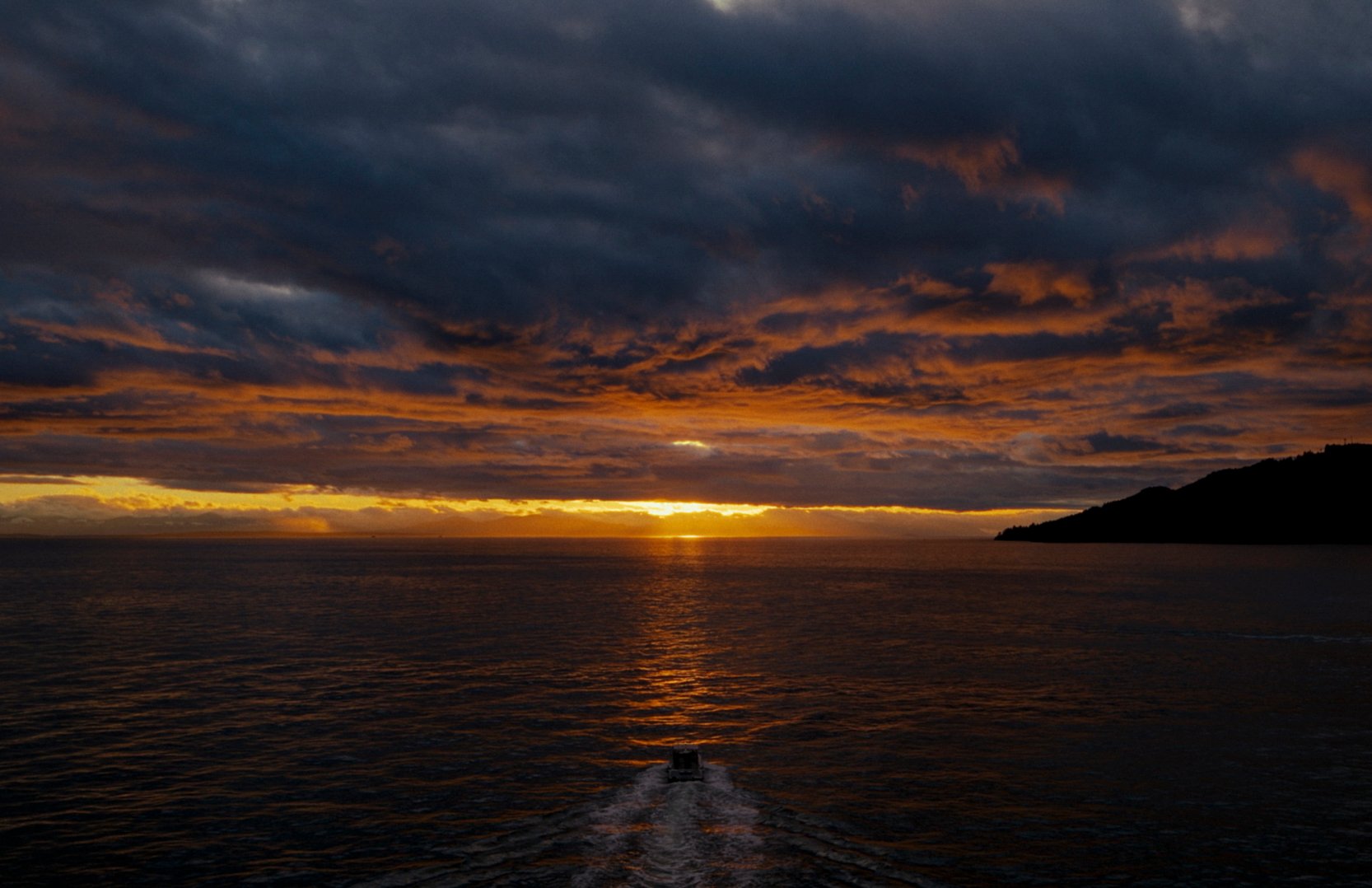 Sunset of the coast of the ocean