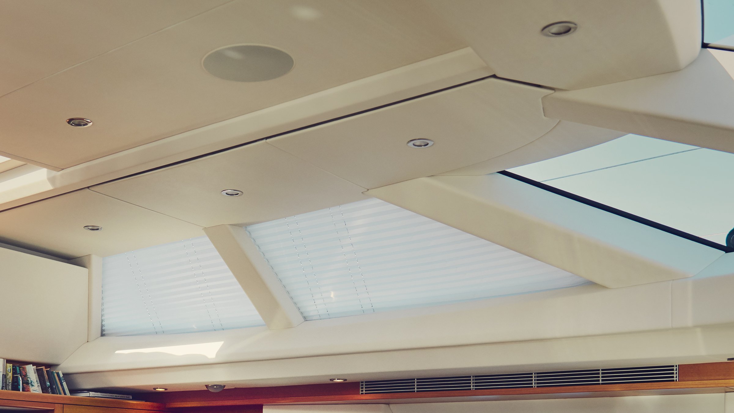 Buying Guide Electric Blinds - Hero block - Slide 1