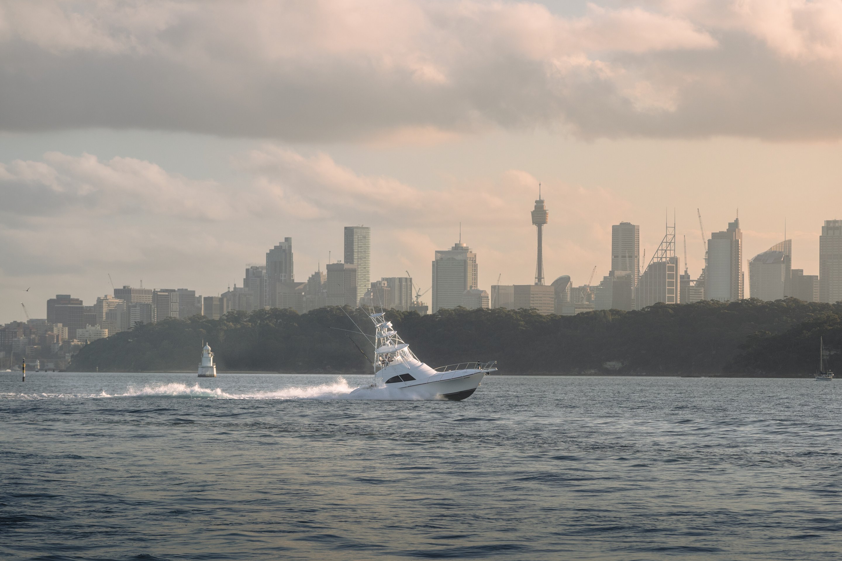 Migrated from Optimizely: marine-open-ocean.jpg | Source: https://www.dometic.com/globalassets/1-outdoor/out-stories/how-to-breathe-easy-on-board/marine-open-ocean.jpg?ref=EB5062F730