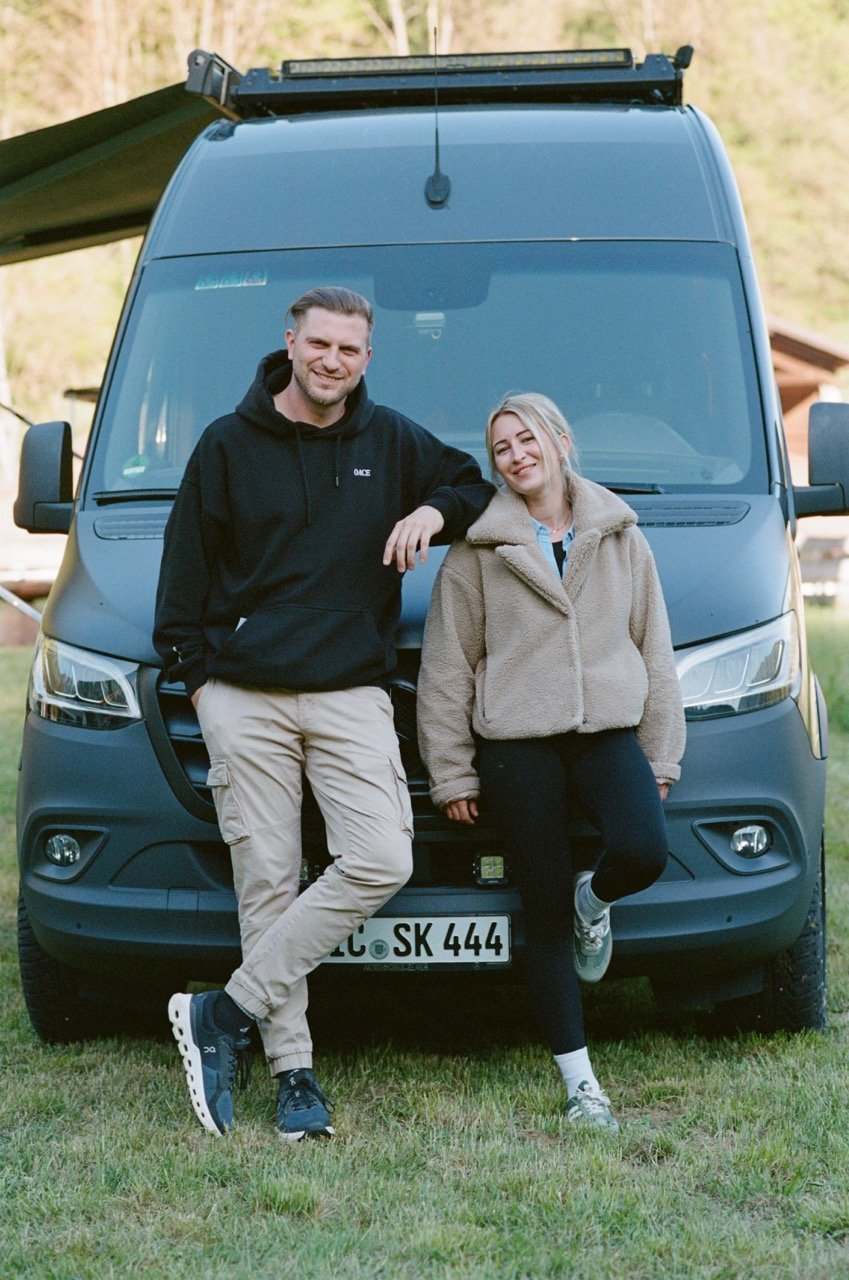 Tom Jünemann & Julia Haase – Mercedes-Benz Sprinter 317 CDI