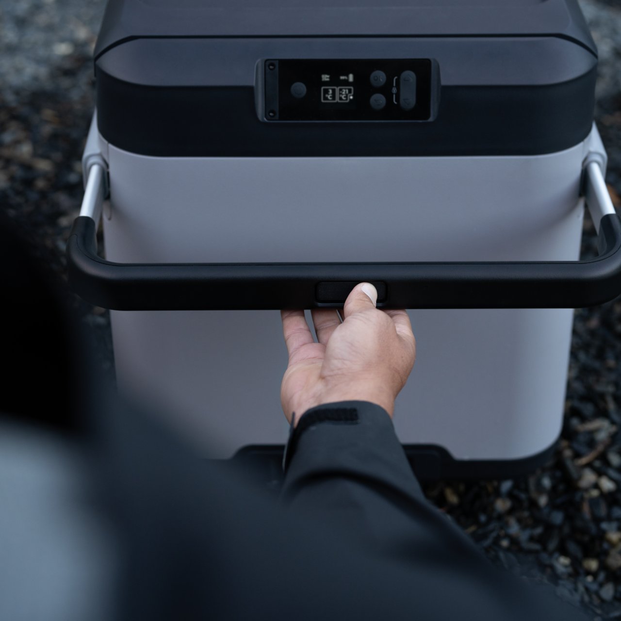 Retractable Glide Handle
