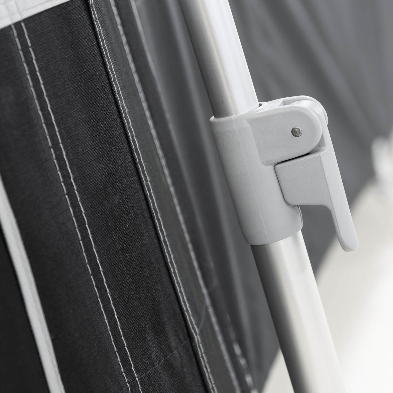 Främre stående stolpar