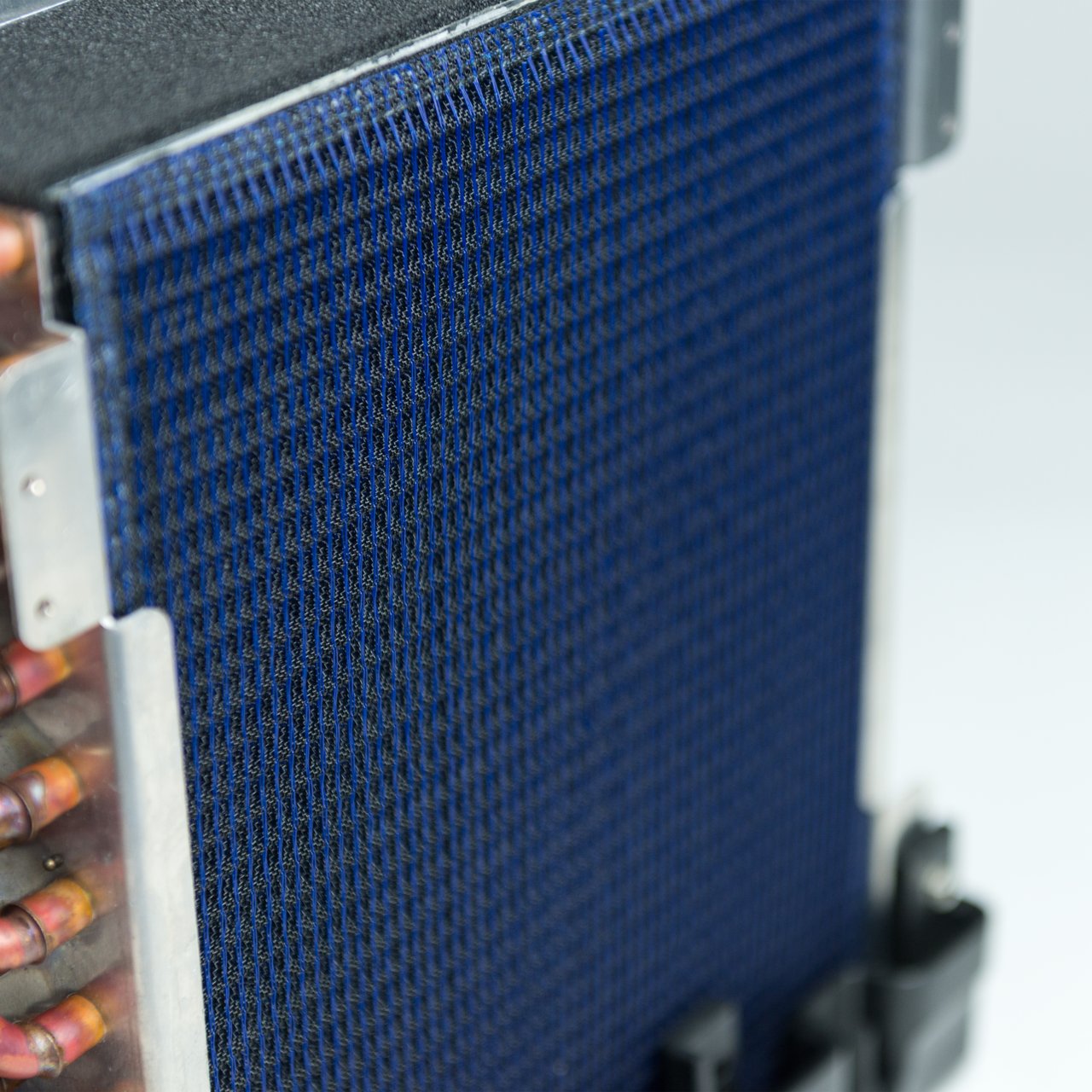 Optional integrated Breathe Easy™ air purifier