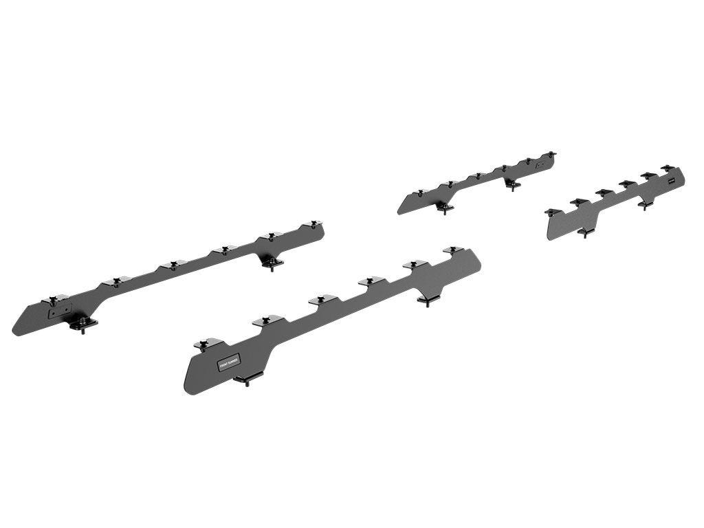 Front Runner Foot Rails pour une Ford Transit Passenger Van XLT (2013 - jusqu'à présent)