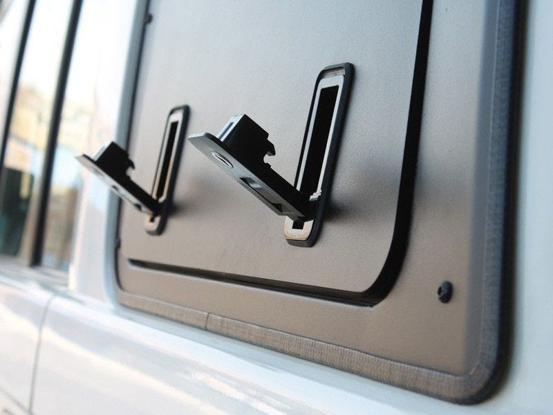 Front Runner Left Hand Side Gullwing Window - Aluminium / Toyota Land Cruiser 70