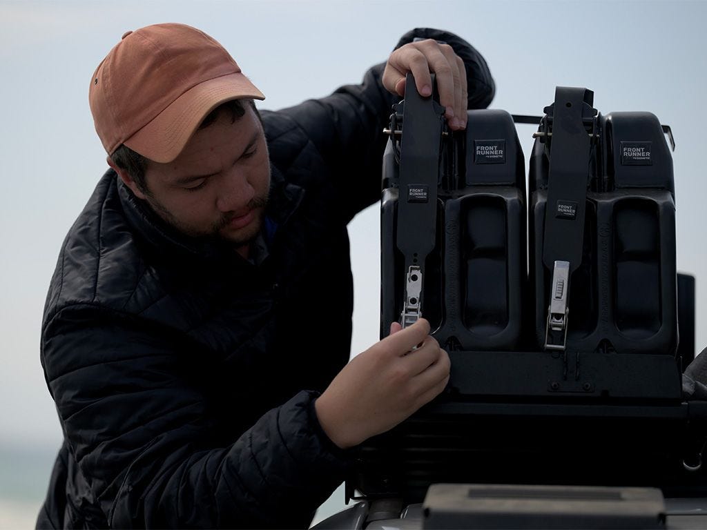 Dubbele Jerrycan houder - Front Runner