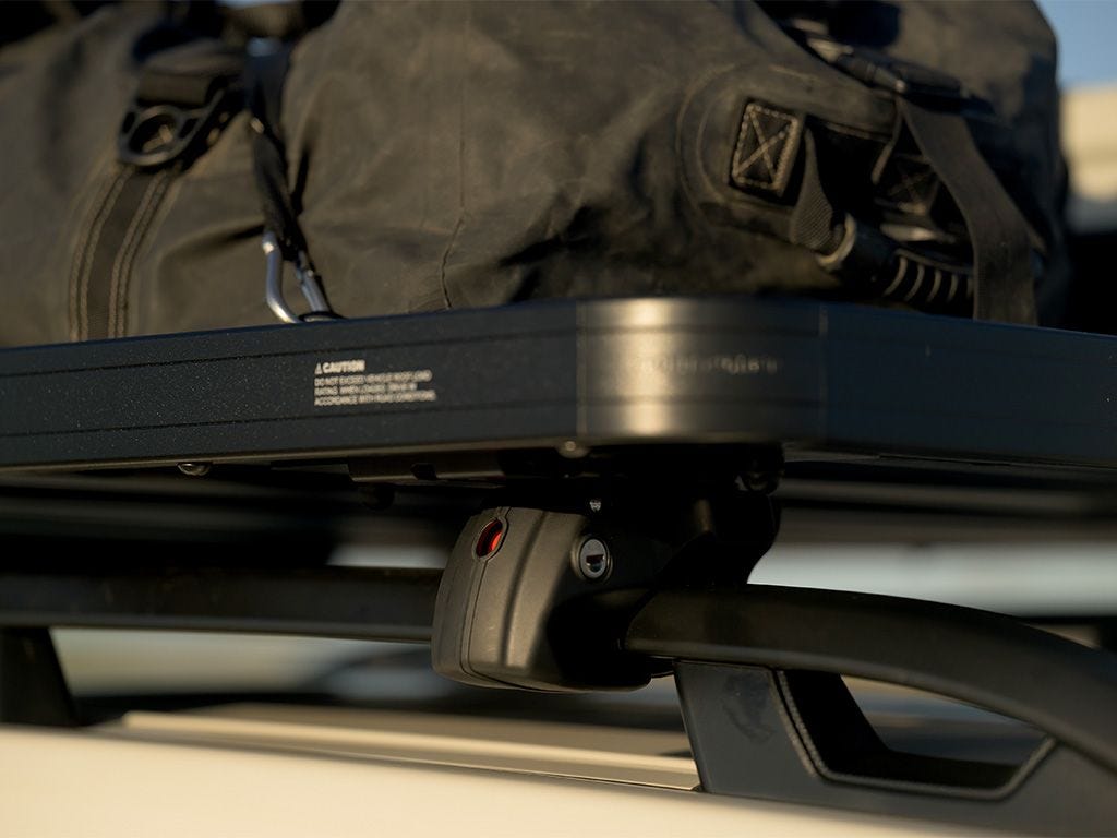 Front Runner Slimline II Dachträger Kit mit Befestigungsfüße für Dachreling -  1358 mm L x 1255 mm B / A