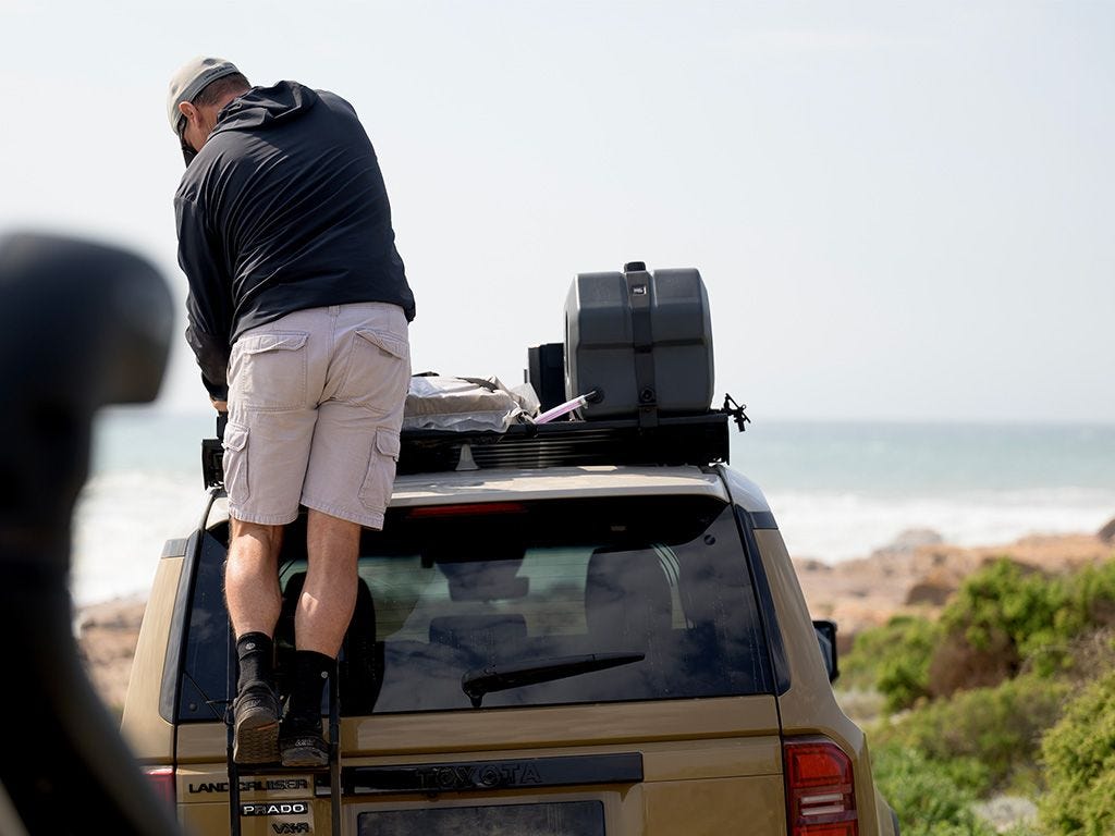 Front Runner Pro Water Tank With Mounting System / 42L