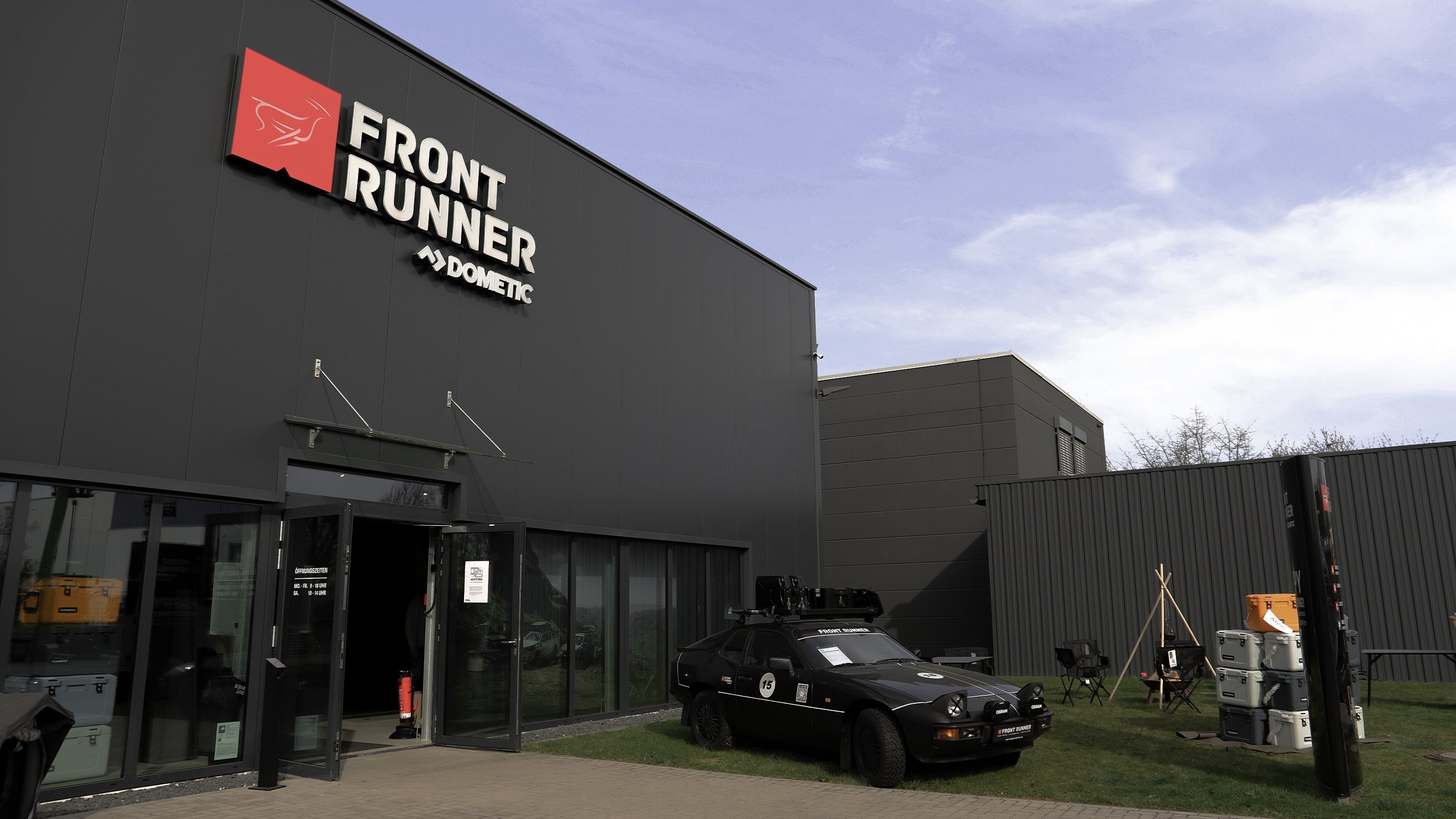 Hero Desktop FullWidth Front Runner Showroom Hannover