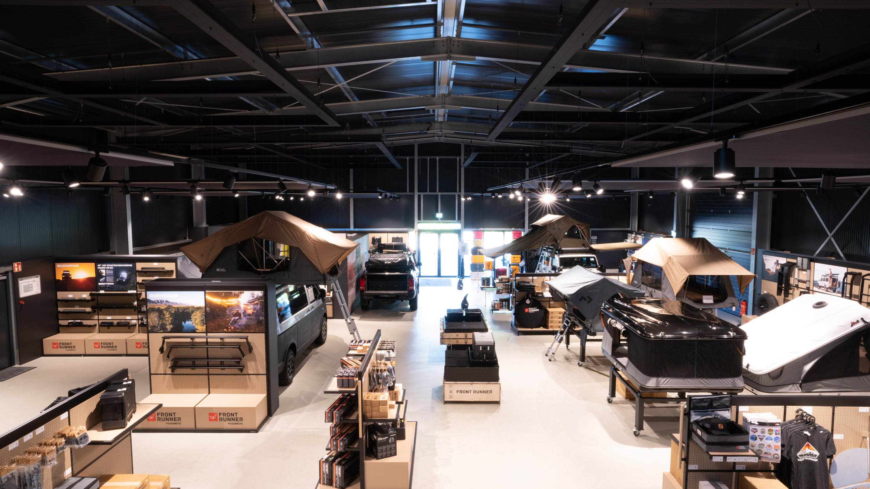 FrontRunner Dometic Showroom Hero Wide