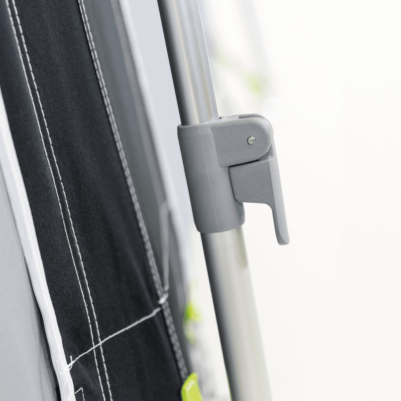 Front Upright Poles