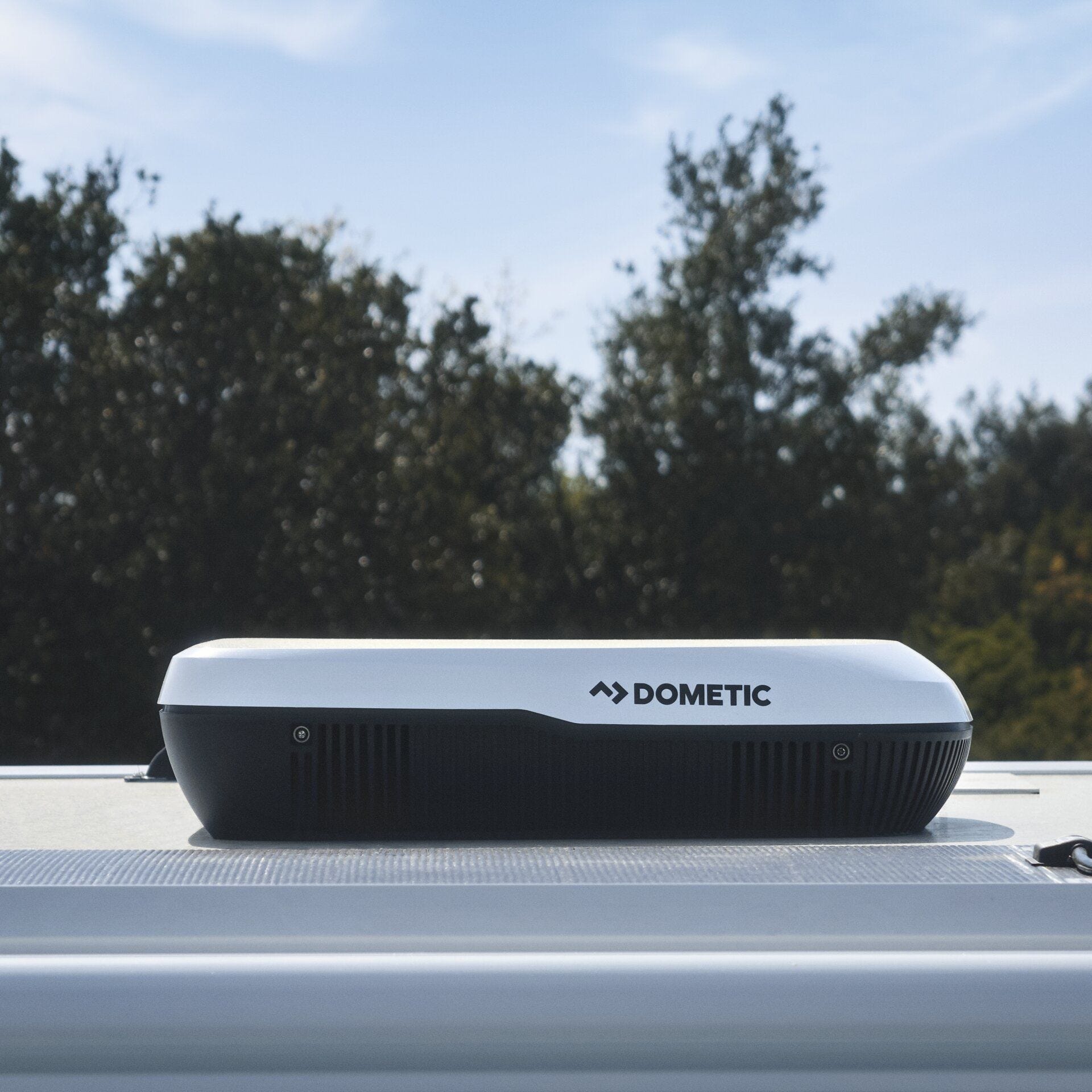 Ventilační systém Dometic FanTastic Breathe 3100 v obytném vozidle